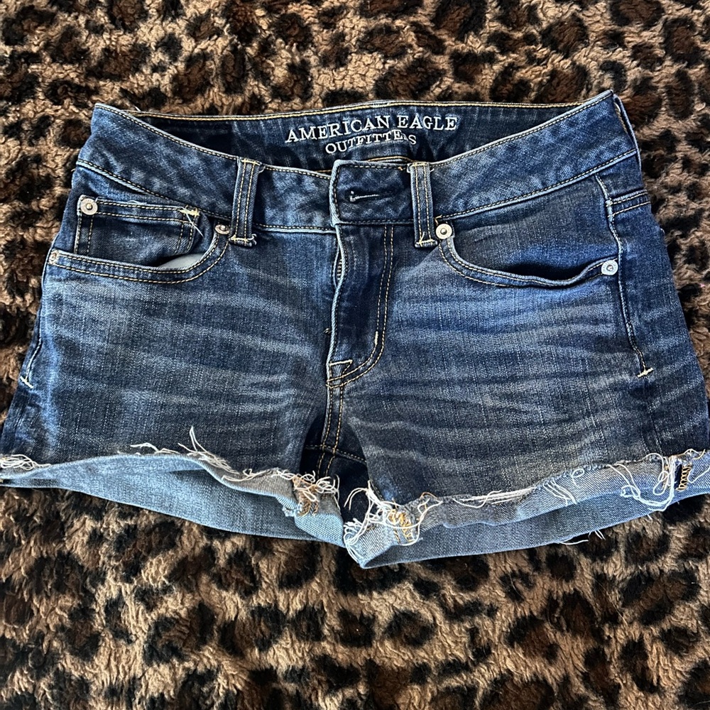 American Eagle Outfitters mid rise vintage Blue Jean Shorts Distressed Cuffed